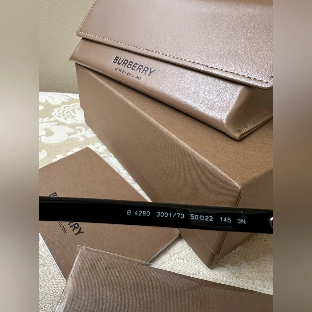 Burberry Authentic Sunglasses Full Inclusion NWT